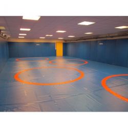 PROTECTION MURALE SUR MESURE EN MOUSSE HOUSSÉ D'UNE BÂCHE - DIMASPORT