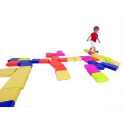 Giant dominoes course
