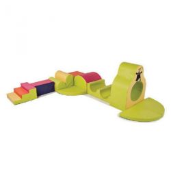 Giraffe obstacle course 2-3 years
